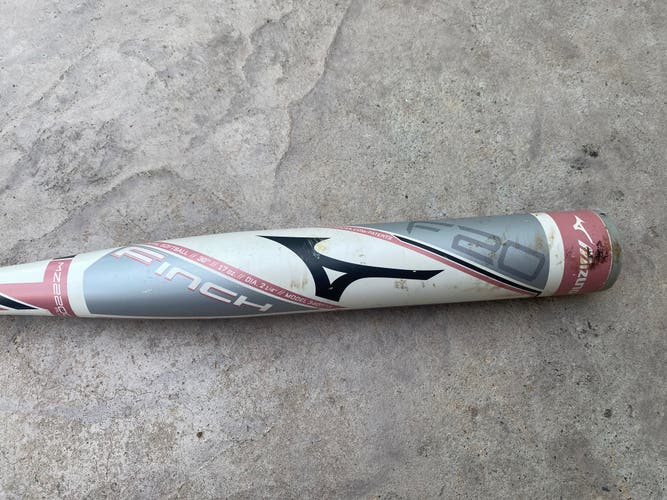 White Mizuno Finch Alloy Bat (-13) Alloy 17 oz 30" (Used)