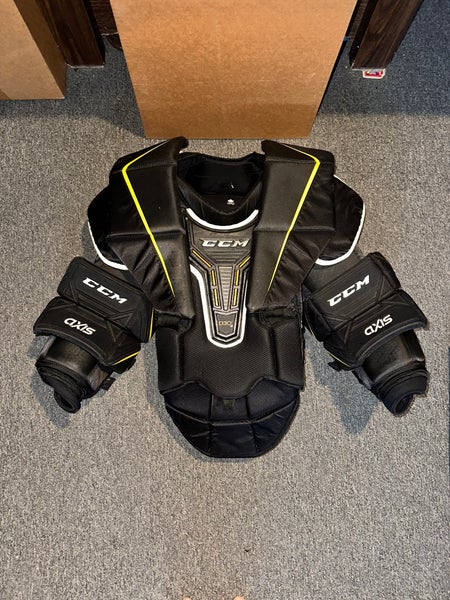 Large CCM Axis pro Goalie Chest Protector (Used)