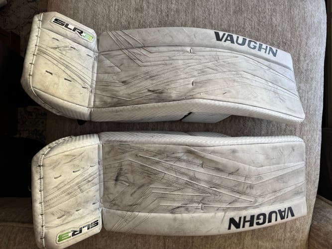 30" Vaughn Slr3 Goalie Leg Pads (Used)