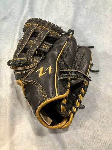 Black SSK Z7 RH Baseball Glove 11.75" (Used)