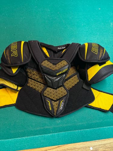 Medium Senior Bauer Supreme TotalOne MX3 Shoulder Pads