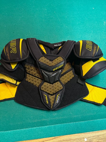 Medium Senior Bauer Supreme TotalOne MX3 Shoulder Pads