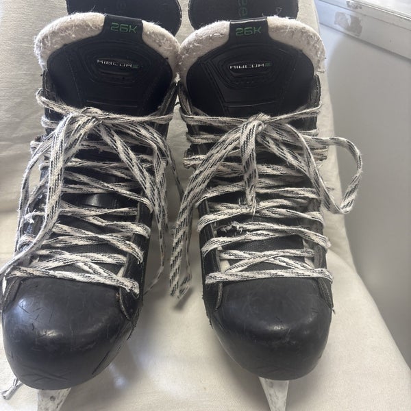Junior Size 3.5 Reebok RIBCORE 25K Pump Ice Hockey Skates