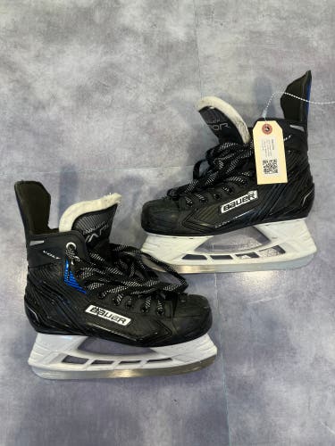 Junior Bauer Vapor VOLT Hockey Skates Regular Width Size 3.5 (Used)