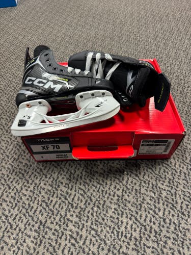 CCM Tacks XF 70 Hockey Skates Size 2 (New)