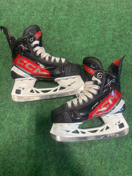 Junior CCM JetSpeed FT6 Pro Hockey Skates (Regular) Size 3.5 (Used)