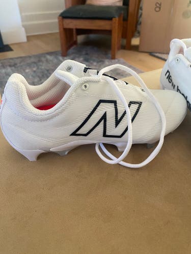 Women’s New Balance Burn X4 molded cleats - New , never used - retail $119.99