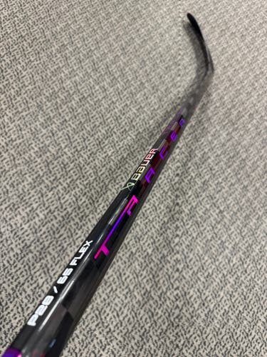 Intermediate Purple Bauer Nexus Tracer Right Handed Hockey Stick P28 (New) 65 Flex