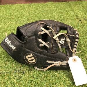 Wilson A450 RH Infield Baseball Glove 10.75" (Used)