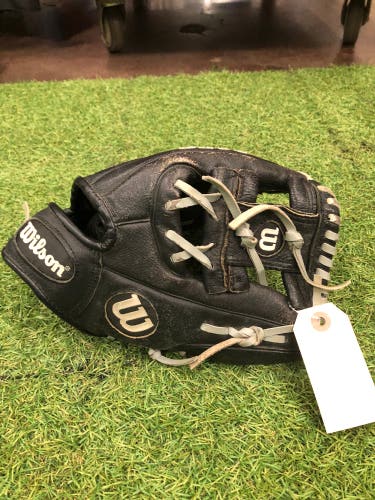 Wilson A450 RH Infield Baseball Glove 10.75" (Used)