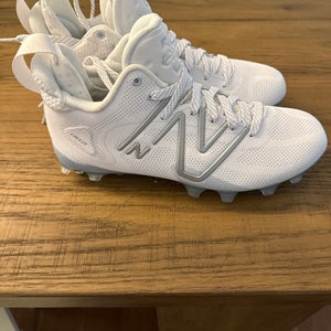 White Men's Size M 7.5 (W 8.5) Adult New Balance Mid Top Molded Cleats (New)