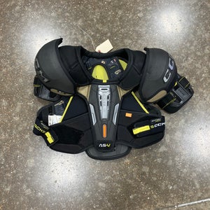 Medium Senior CCM Tacks ASV Shoulder Pads (Used)