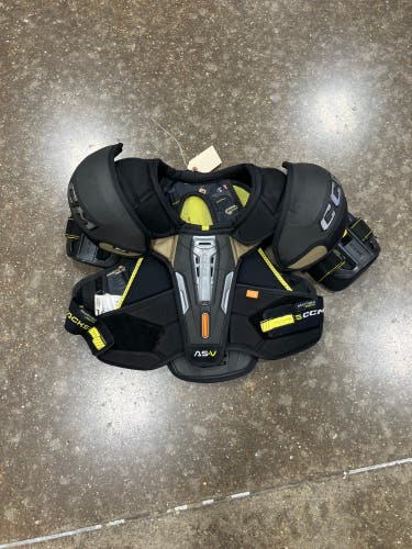 Medium Senior CCM Tacks ASV Shoulder Pads (Used)