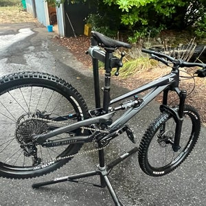 2022 YT Jeffsey Primus 24 Mountain Bike S (Used)