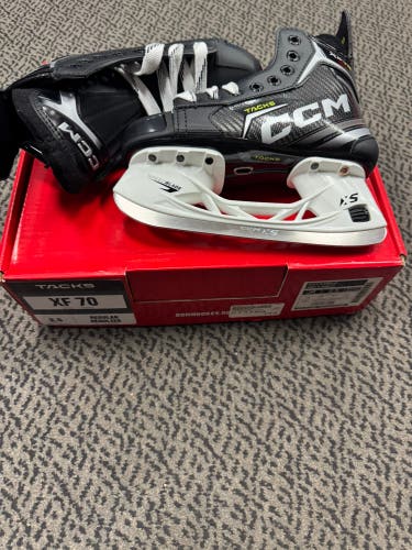 CCM Hockey Skates Size 2.5 (New)