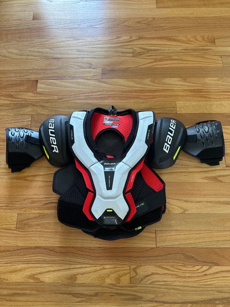 Men's Medium Senior Bauer Vapor Hyperlite Shoulder Pads (New)