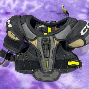 Small Junior CCM AS580 Shoulder Pads (Used)