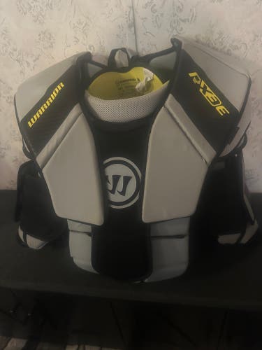 Small Warrior RX3E+ Goalie Chest Protector (Used)