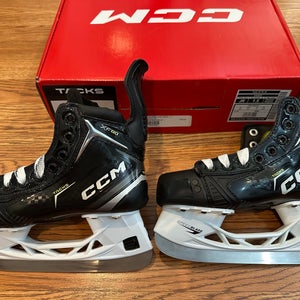 CCM Tacks XF 80 Hockey Skates Size 1.5 Excellent Condition