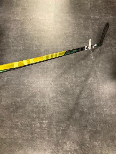 Senior Bauer Supreme UltraSonic Hockey Stick Left Hand P92M (Used)