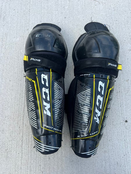 Senior CCM Tacks 9040 Shin Pads 15" (Used)