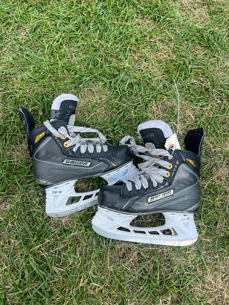 Youth Bauer Supreme 170 Hockey Skates Regular Width Size 1.5 (Used)