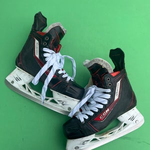 Senior CCM JetSpeed Hockey Skates Regular Width 7.5