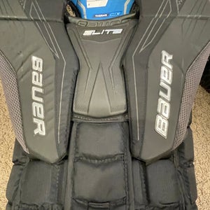 Medium Bauer Goalie Chest Protector (Used)