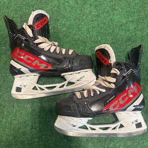 Intermediate CCM JetSpeed FT670 Hockey Skates (Wide) Size 5 (Used)