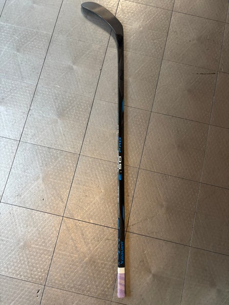 Junior Bauer Nexus E50 Pro Right Handed Hockey Stick P28 (New)