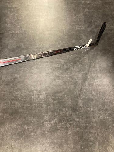 Senior Bauer Vapor Hyperlite Hockey Stick Left Hand P92M (Used)
