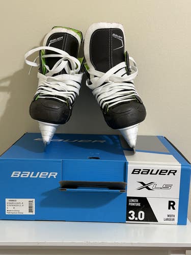 Bauer XLS Hockey Skates Regular Width Size 3 (Used)