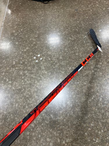 Intermediate CCM JetSpeed Team Hockey Stick Left Hand P28 (Used)