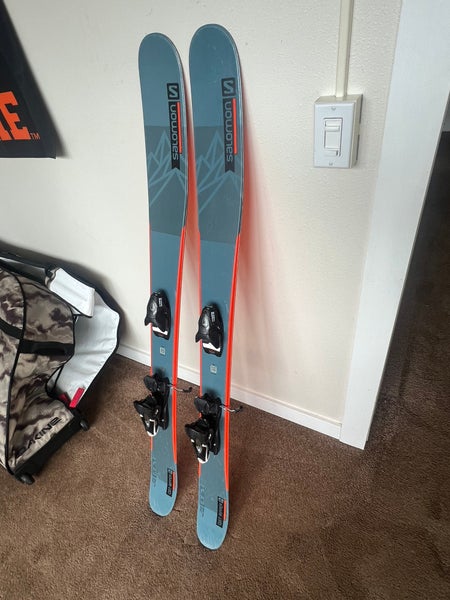 Kid's 2022 Salomon QST Tipper 147 cm Powder Skis Max Din 10 (Used)