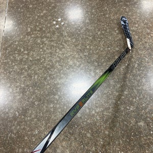 Senior Bauer Vapor Hyperlite 2 Hockey Stick Left Hand P92 (Used)