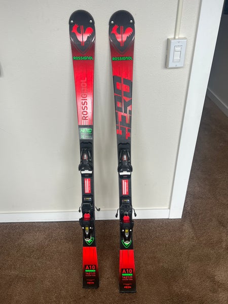Unisex 2025 Rossignol Hero FIS SL Pro 142 cm Racing Skis With Bindings Max Din 10 (Used)