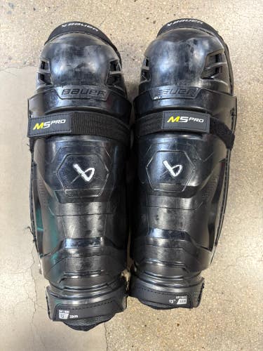 Intermediate Bauer Supreme M5 Pro Shin Pads 13" (Used)