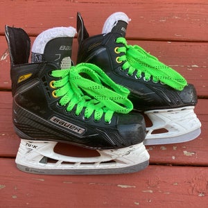2016 Bauer Supreme 160 Hockey Skates Size 3 (Used)