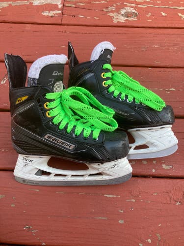 2016 Bauer Supreme 160 Hockey Skates Size 3 (Used)