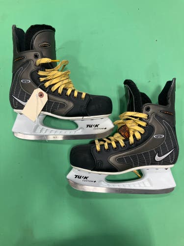 Senior Nike Ignite 2 Hockey Skates Regular Width 7.5 (Used)