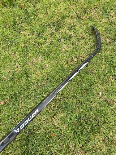 Intermediate Bauer Proto R Hockey Stick Right Handed P92