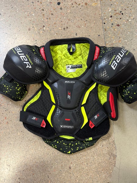 Medium Junior Bauer Vapor 3X Shoulder Pads (Used)