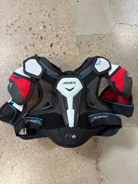 Medium Junior CCM JETSPEED FT6 Shoulder Pads (Used)