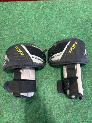 Warrior RX3E Goalie Knee Pads (Used) | JUNIOR