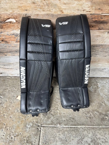 Black 31" + 2" Senior Vaughn Velocity V9 Goalie Leg Pads