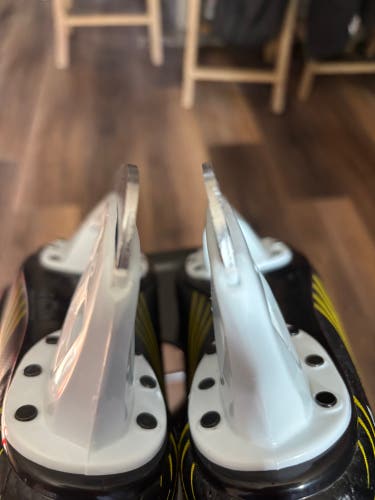 CCM CCM 1052 Hockey Skates 9 (New)