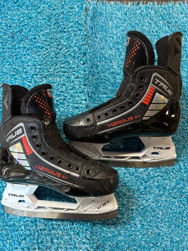 Intermediate True HZRDUS 5X Hockey Skates Regular Width Size 4.5 (Used)