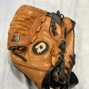 Brown DeMarini Tempest RH Softball Glove 12"