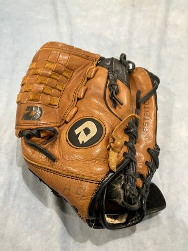 Brown DeMarini Tempest RH Softball Glove 12"