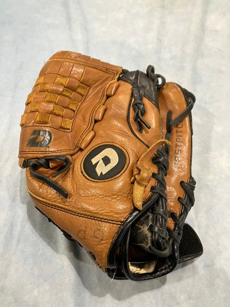 Brown DeMarini Tempest RH Softball Glove 12"